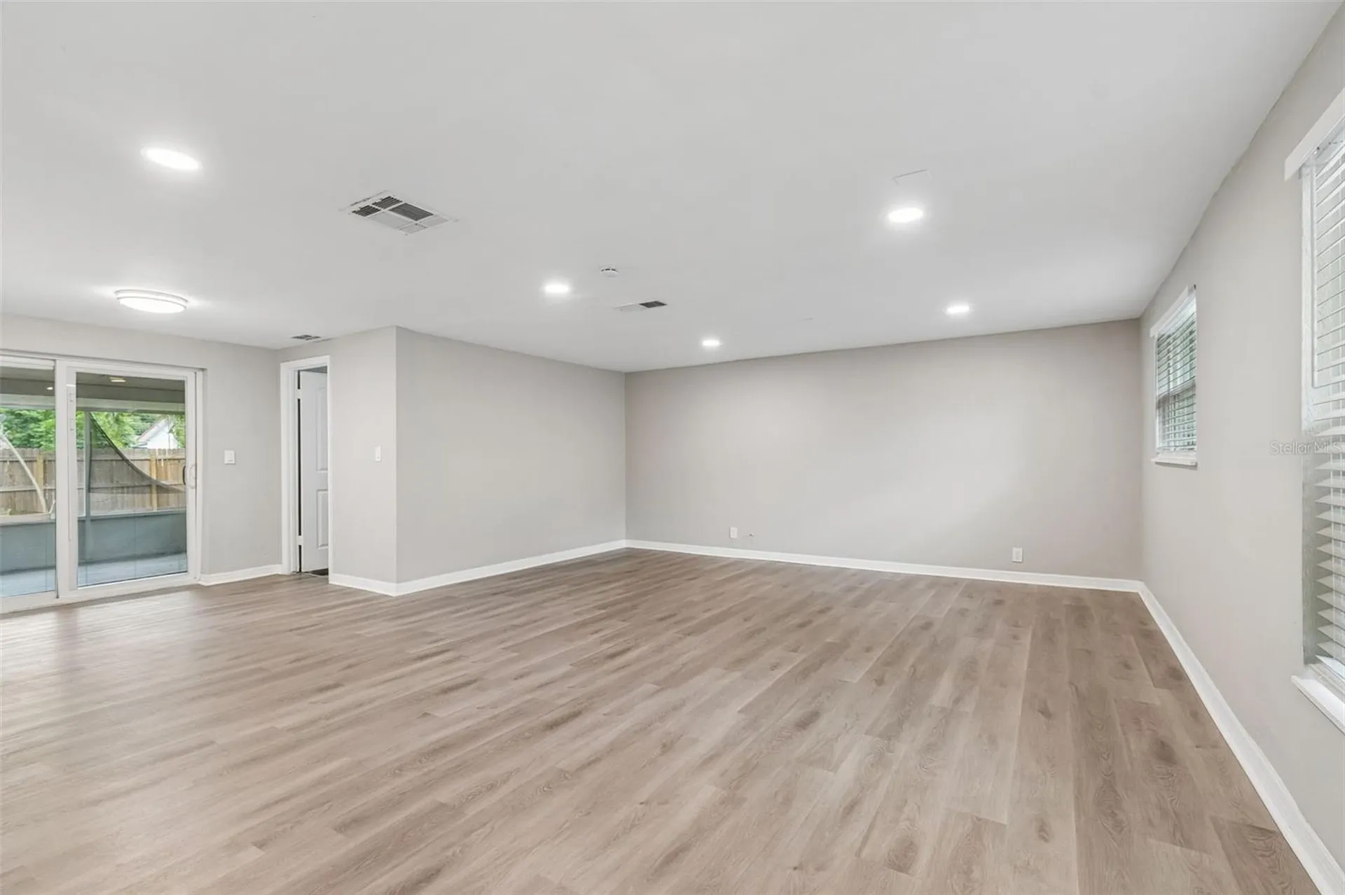1124 Jadewood Avenue Clearwater FL 33759