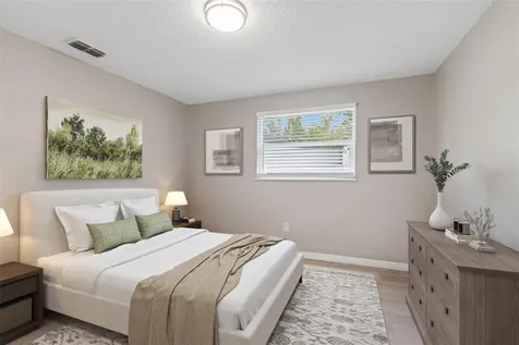 1124 Jadewood Avenue Clearwater FL 33759