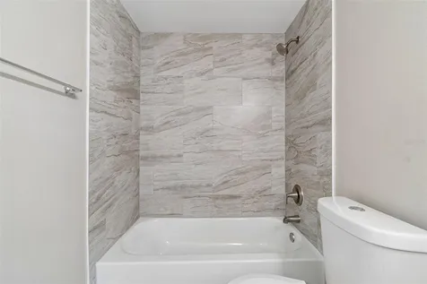 1124 Jadewood Avenue Clearwater FL 33759