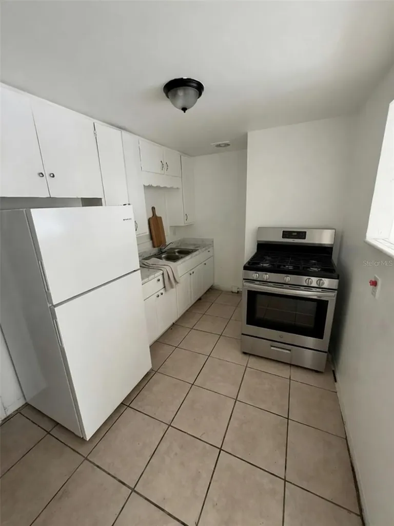 935 17th Avenue S St Petersburg FL 33705