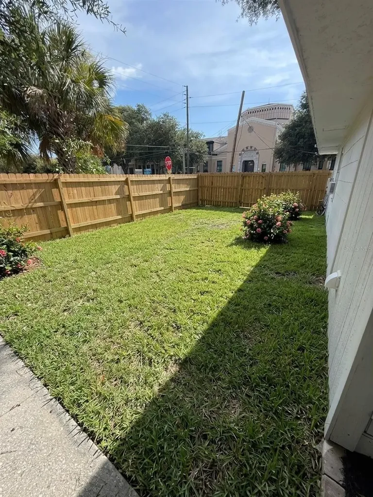 935 17th Avenue S St Petersburg FL 33705