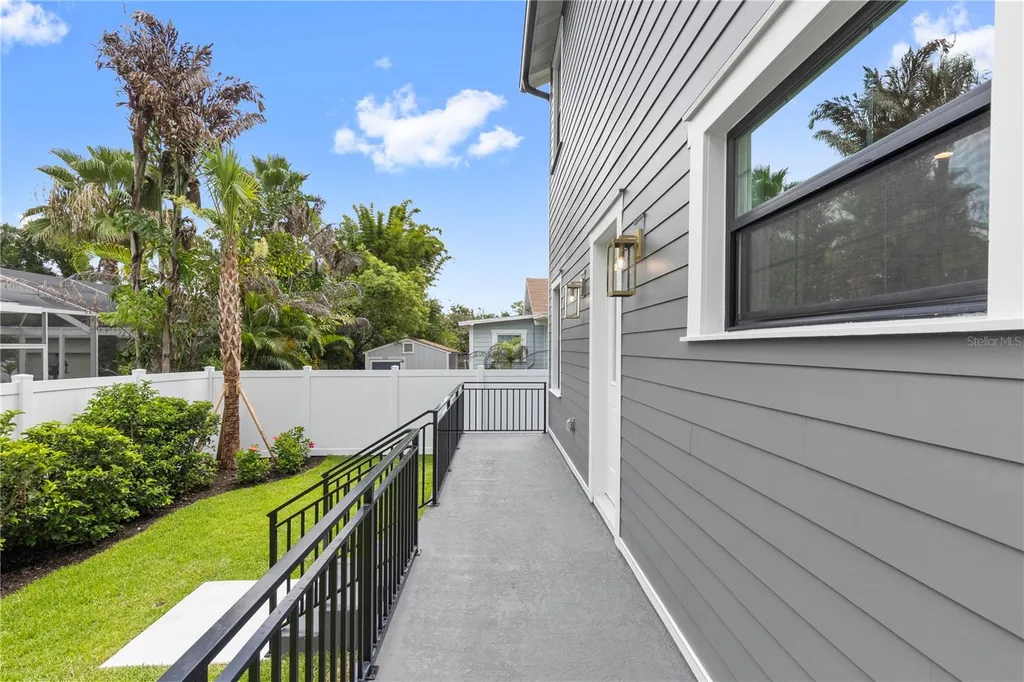 413 W Paris Street Tampa FL 33604