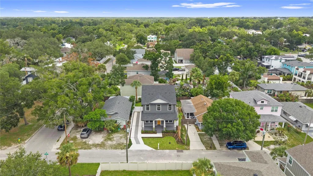 413 W Paris Street Tampa FL 33604