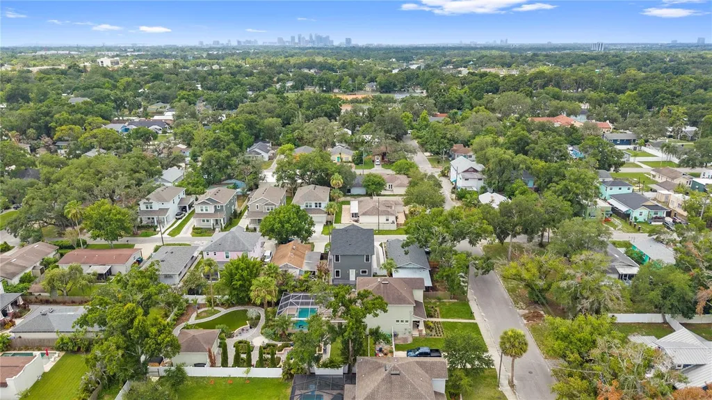 413 W Paris Street Tampa FL 33604
