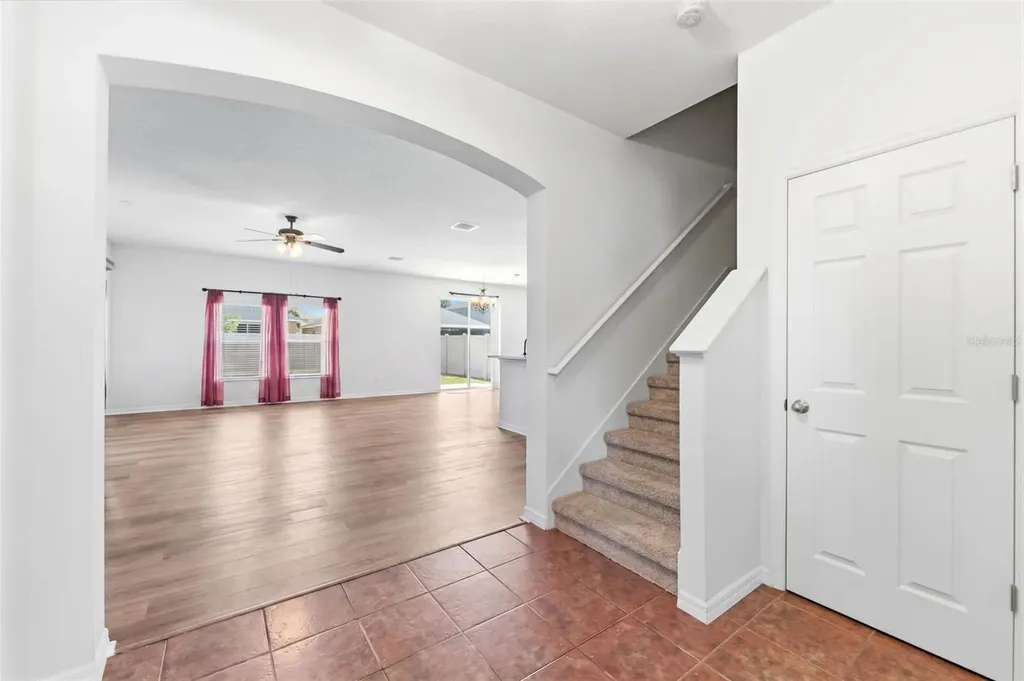 10257 Newminster Loop Ruskin FL 33573