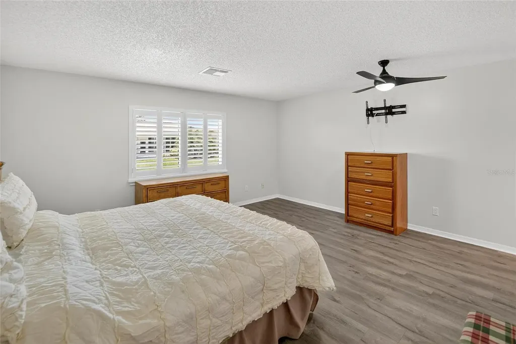 2221 Ivan Court Sun City Center FL 33573