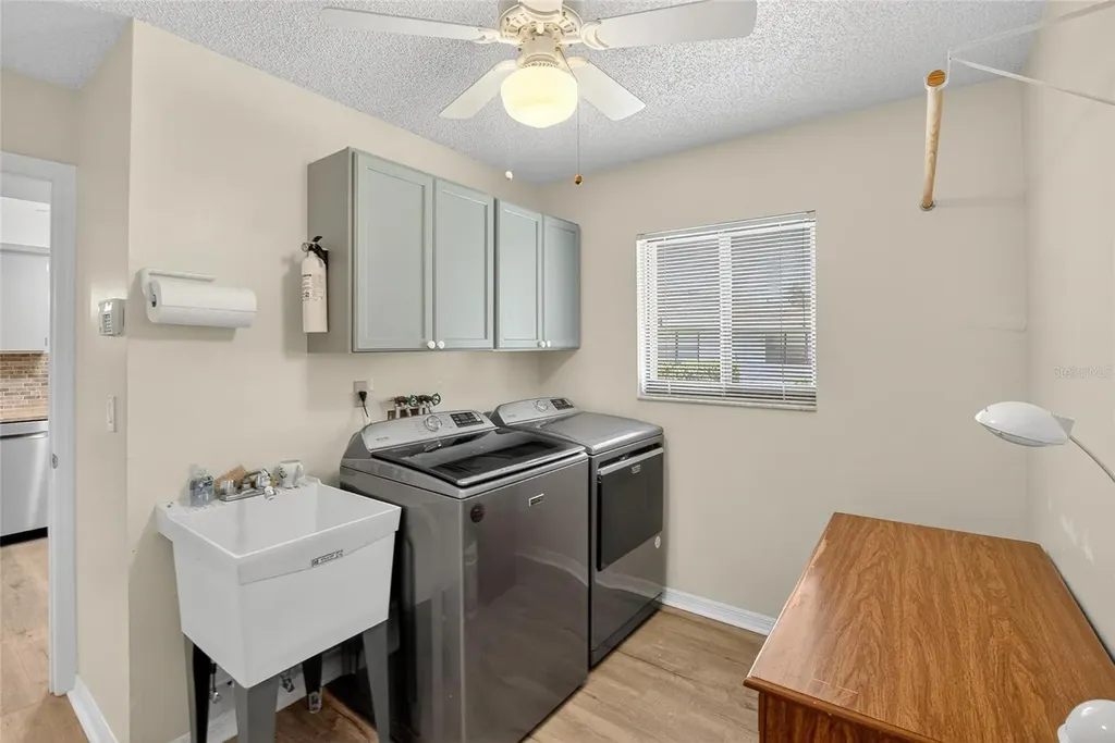 2221 Ivan Court Sun City Center FL 33573