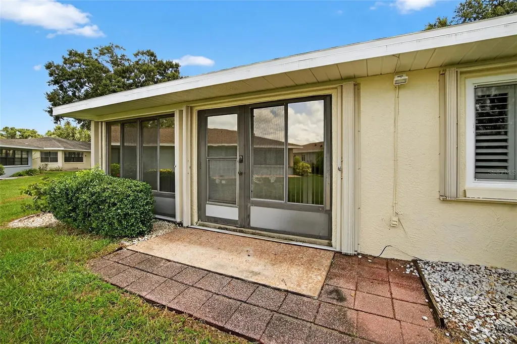 2221 Ivan Court Sun City Center FL 33573