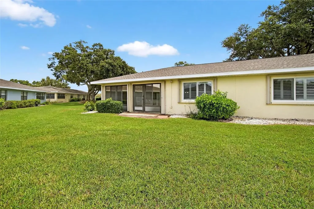 2221 Ivan Court Sun City Center FL 33573