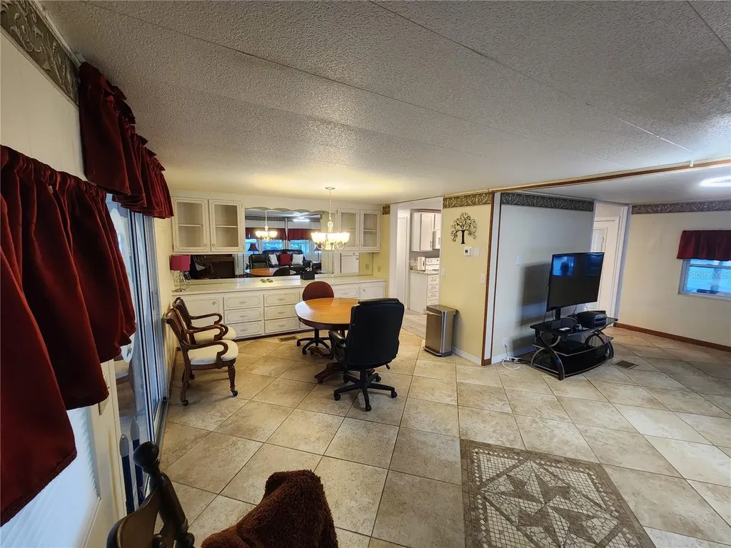 808 53rd Avenue E Bradenton FL 34203