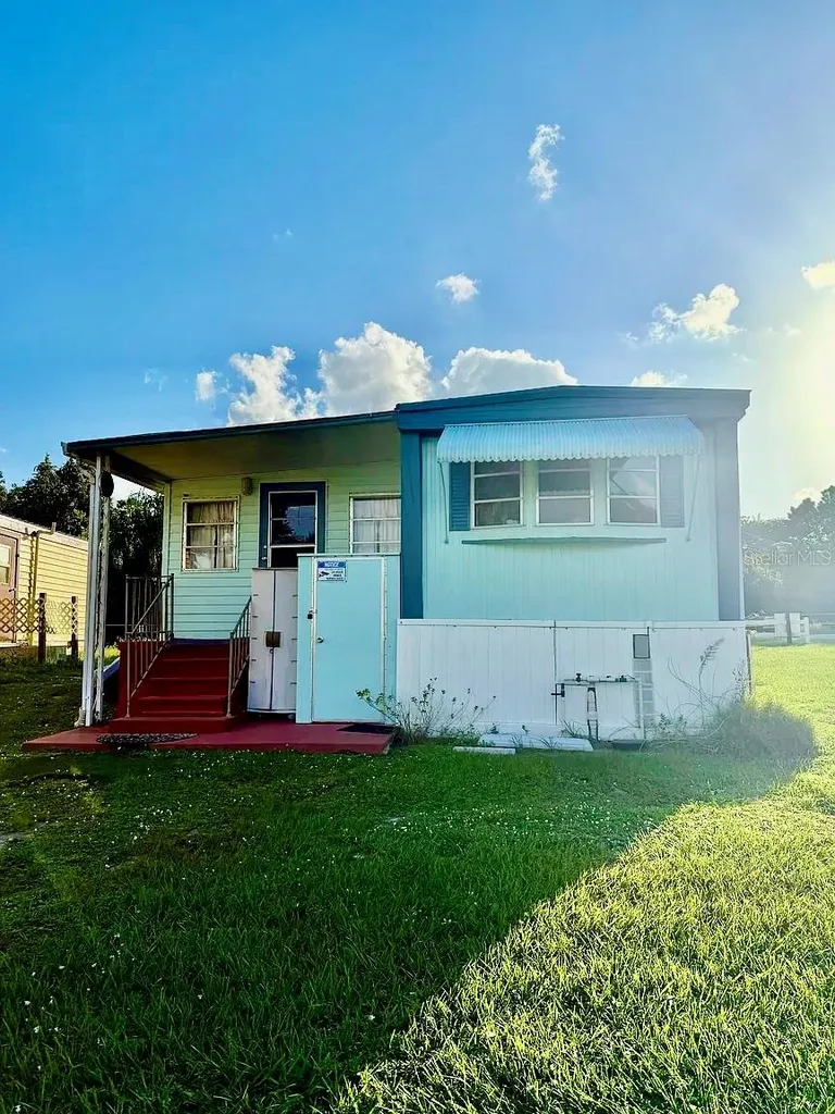 16 W Palm Circle Lake Placid FL 33852