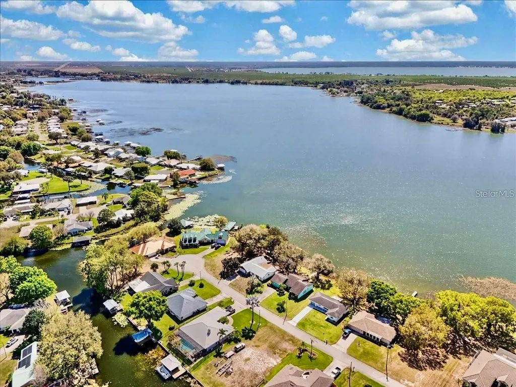 16 W Palm Circle Lake Placid FL 33852