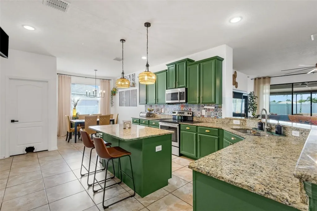611 Wabash Breeze Circle Ruskin FL 33570