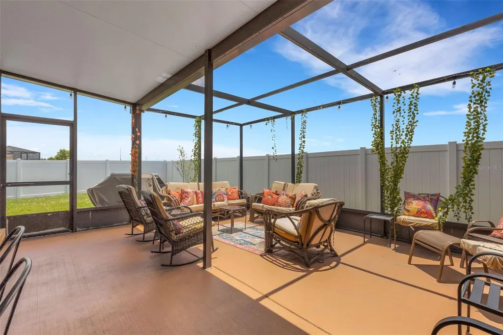 611 Wabash Breeze Circle Ruskin FL 33570