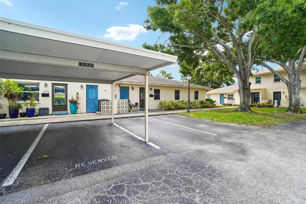 6232 Gretna Green Court N Pinellas Park FL 33781