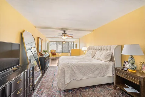 3211 W Swann Avenue Tampa FL 33609