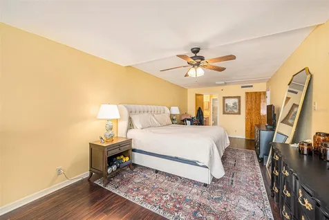 3211 W Swann Avenue Tampa FL 33609