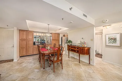 3211 W Swann Avenue Tampa FL 33609