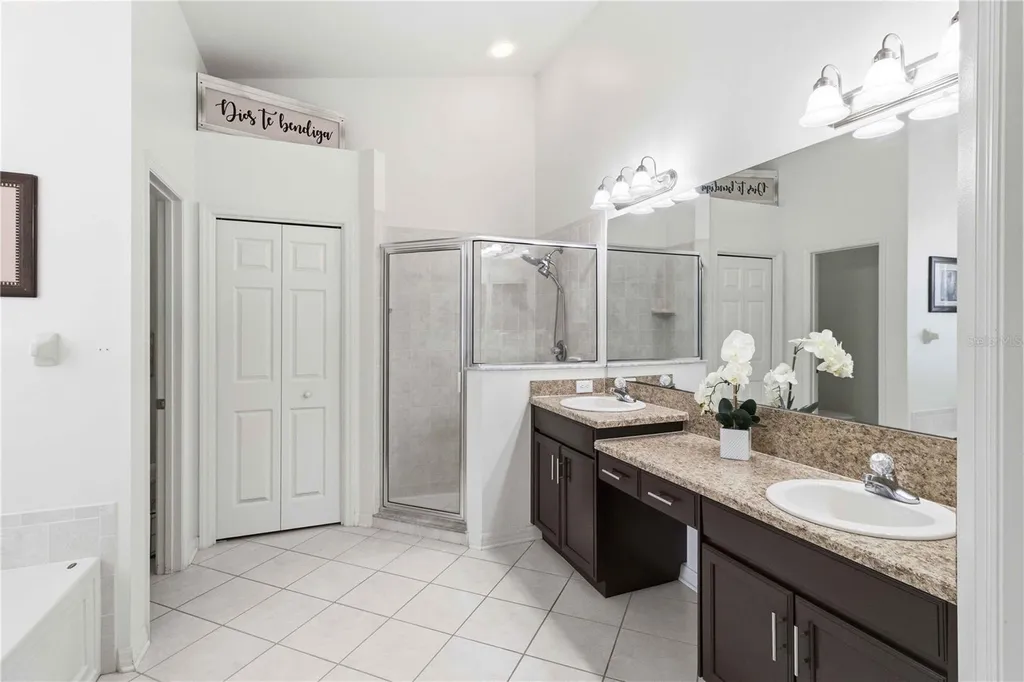 35124 Deerfield Oaks Drive Zephyrhills FL 33541