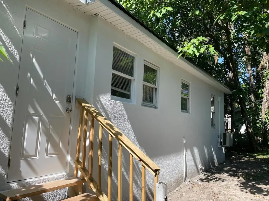 1812 E Okaloosa Avenue Tampa FL 33604