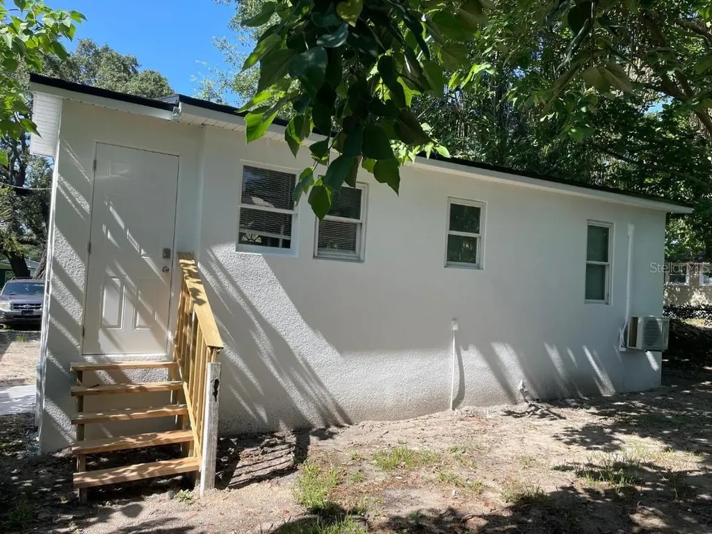 1812 E Okaloosa Avenue Tampa FL 33604