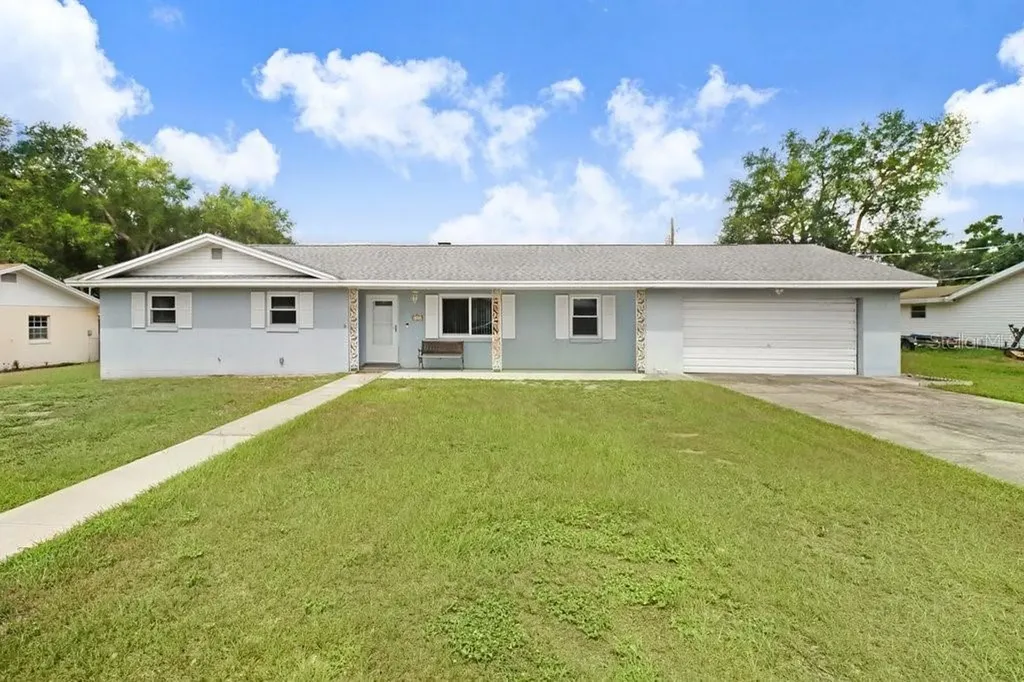 1203 Lynn Avenue Auburndale FL 33823