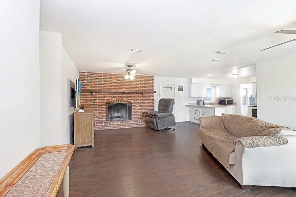 1203 Lynn Avenue Auburndale FL 33823