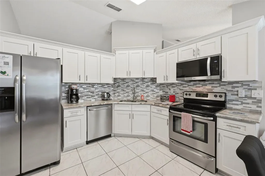 143 Whitehall Street Davenport FL 33896