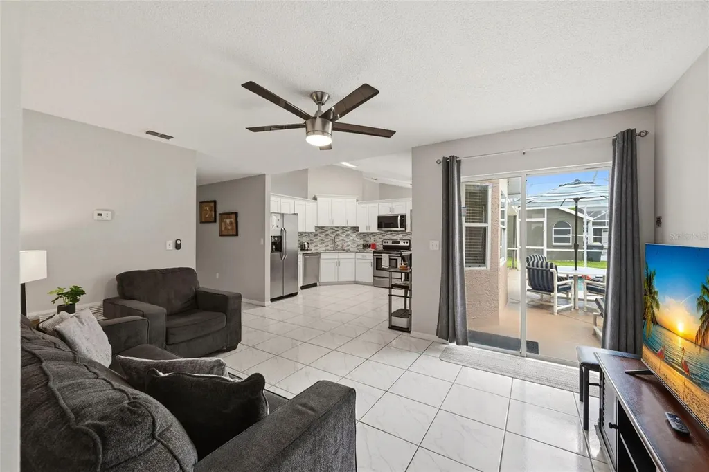 143 Whitehall Street Davenport FL 33896