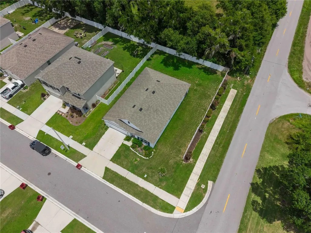 1702 Johnson Pointe Drive Plant City FL 33566