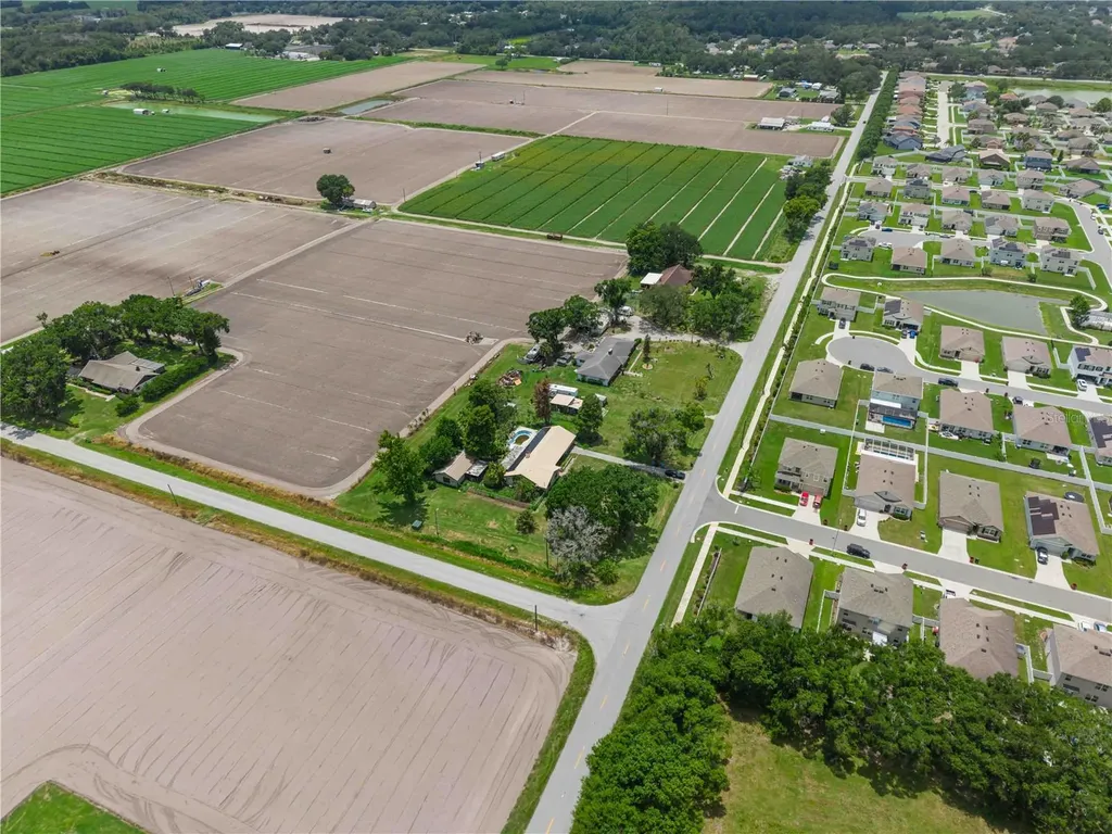1702 Johnson Pointe Drive Plant City FL 33566