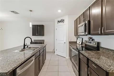 1702 Johnson Pointe Drive Plant City FL 33566