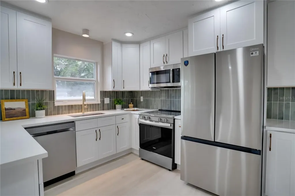 4566 28th Avenue N St Petersburg FL 33713