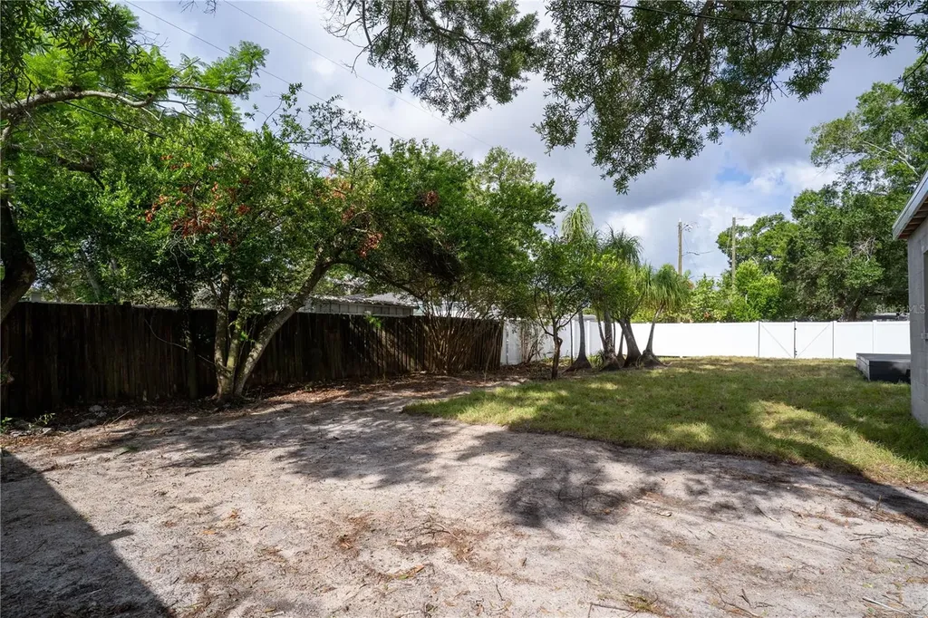 4566 28th Avenue N St Petersburg FL 33713