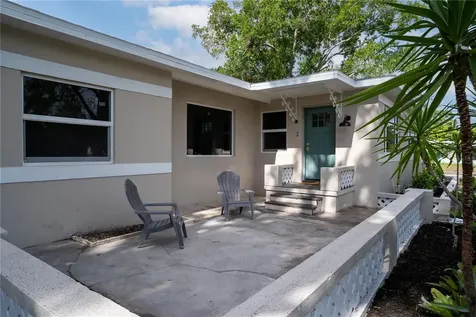 4566 28th Avenue N St Petersburg FL 33713