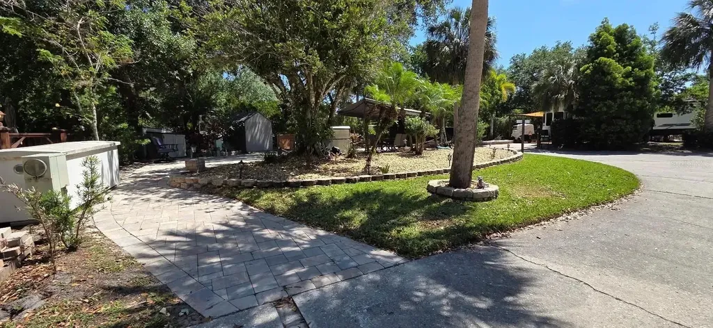185 Appaloosa Trail River Ranch FL 33867