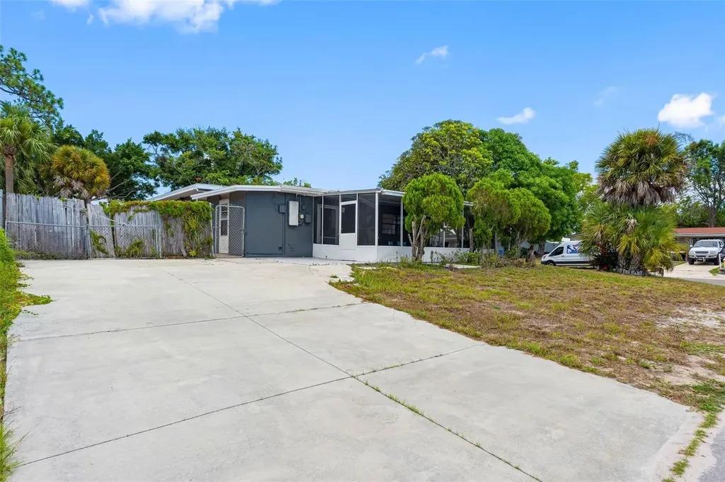 72 Lake Shore Drive Palm Harbor FL 34684