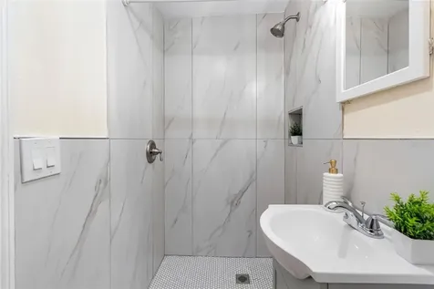 72 Lake Shore Drive Palm Harbor FL 34684