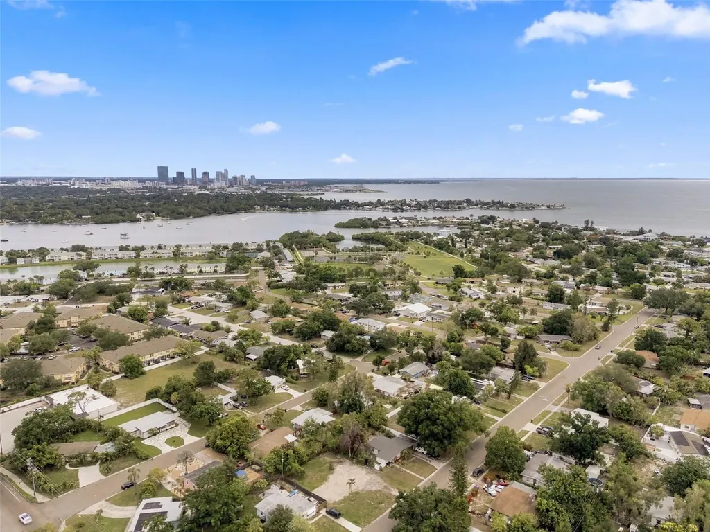 3963 Neptune Drive SE St Petersburg FL 33705