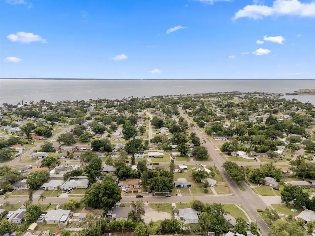 3963 Neptune Drive SE St Petersburg FL 33705