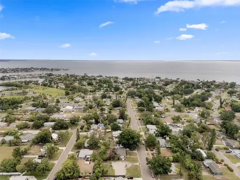 3963 Neptune Drive SE St Petersburg FL 33705