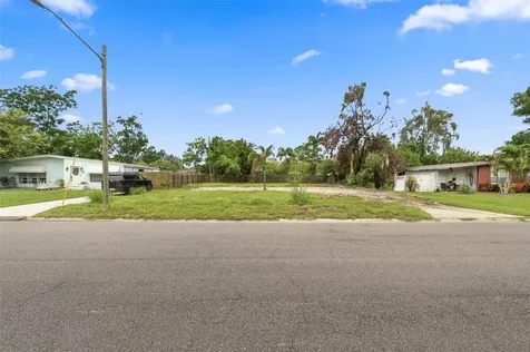 3963 Neptune Drive SE St Petersburg FL 33705