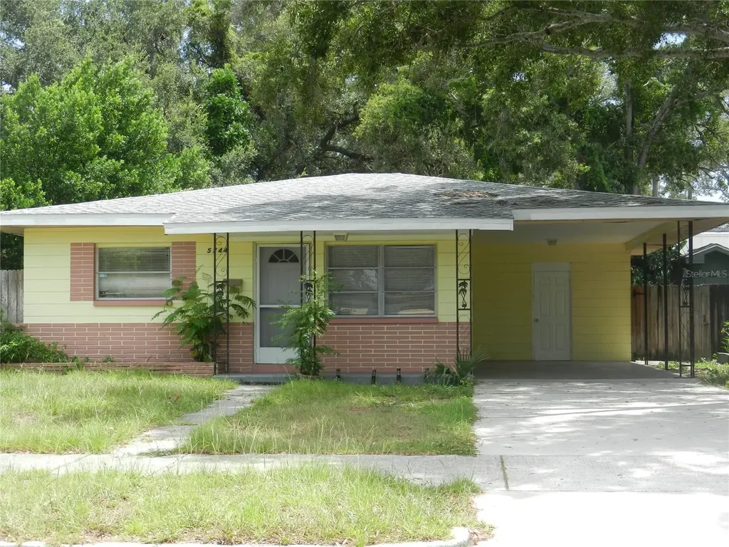 5744 2nd Avenue N St Petersburg FL 33710