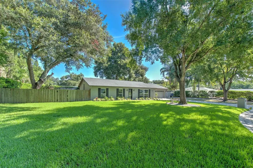 1712 Sakura Drive Valrico FL 33596