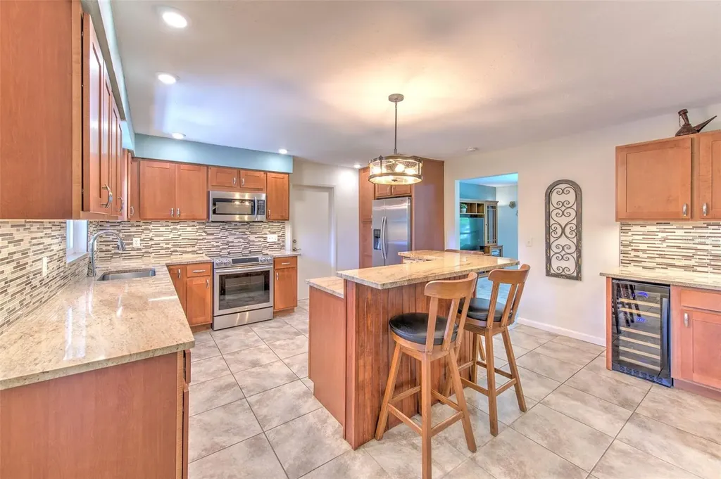 1712 Sakura Drive Valrico FL 33596