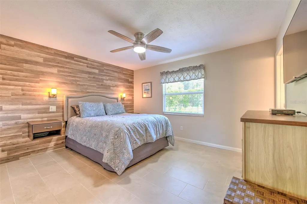 1712 Sakura Drive Valrico FL 33596