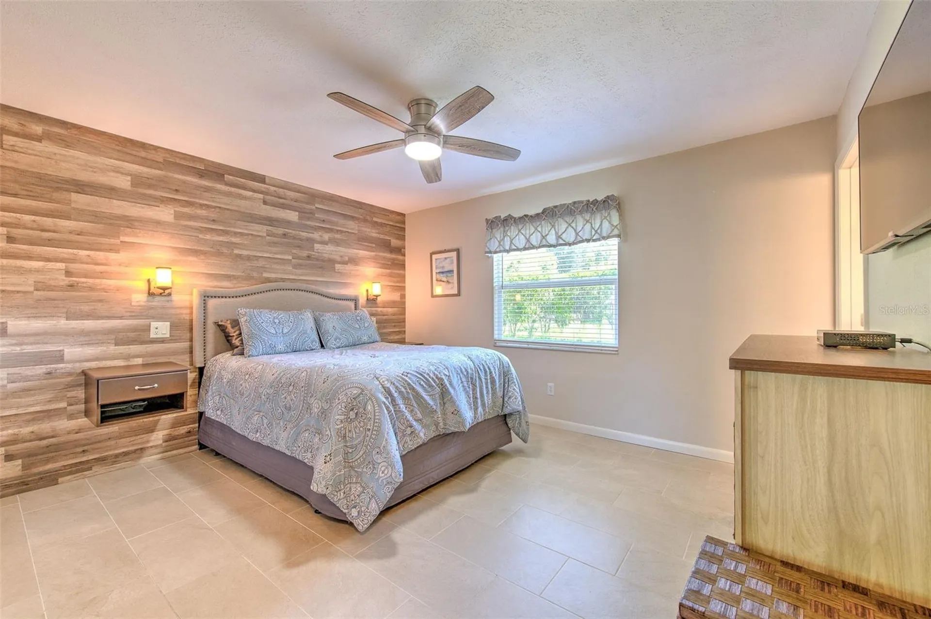 1712 Sakura Drive Valrico FL 33596