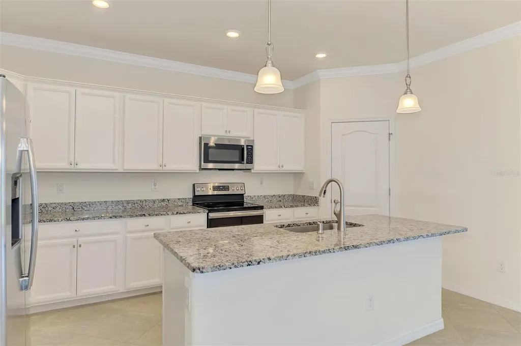 9824 Hilltop Drive Venice FL 34292