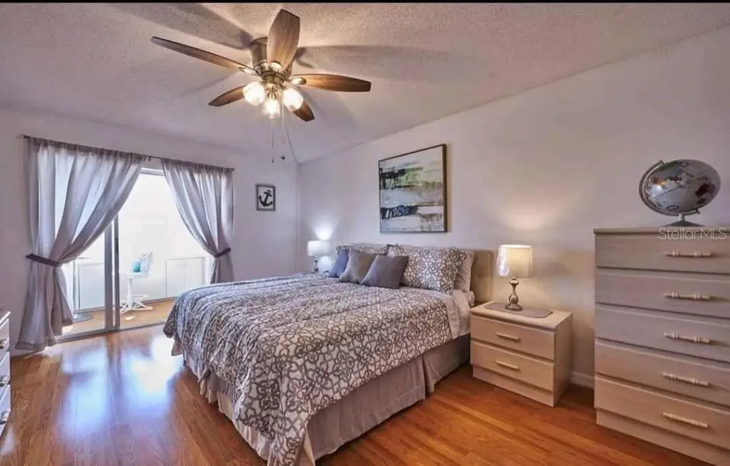 4550 Cove Circle St Petersburg FL 33708