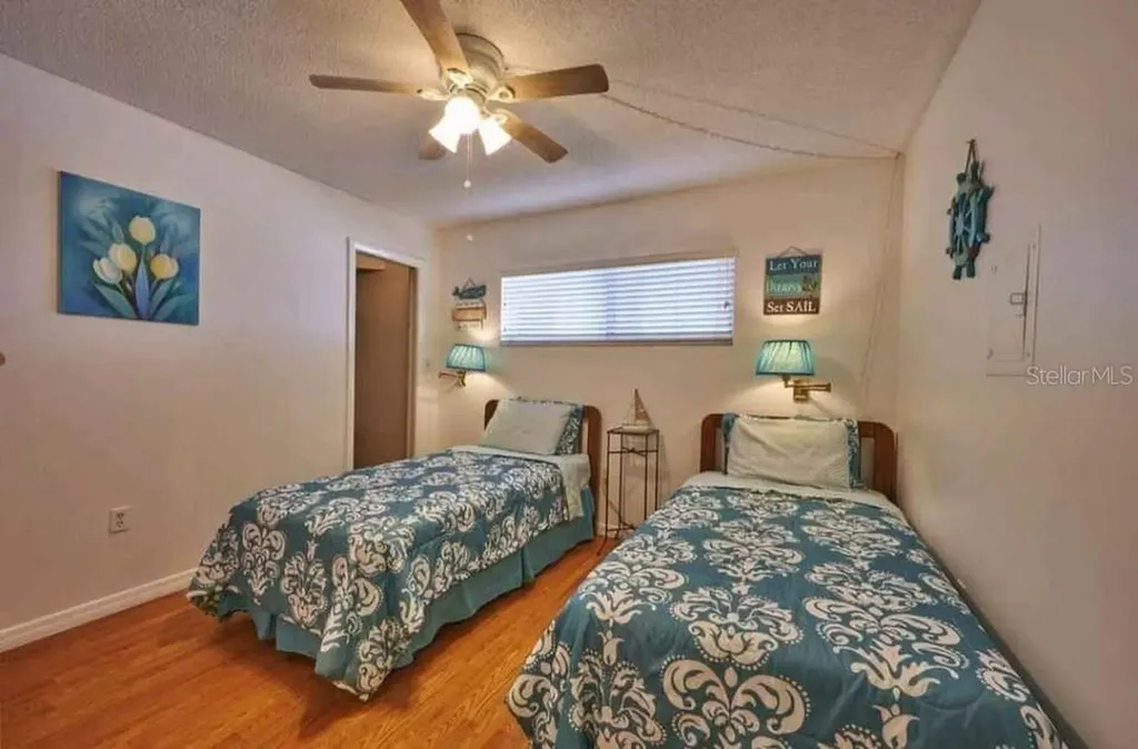 4550 Cove Circle St Petersburg FL 33708